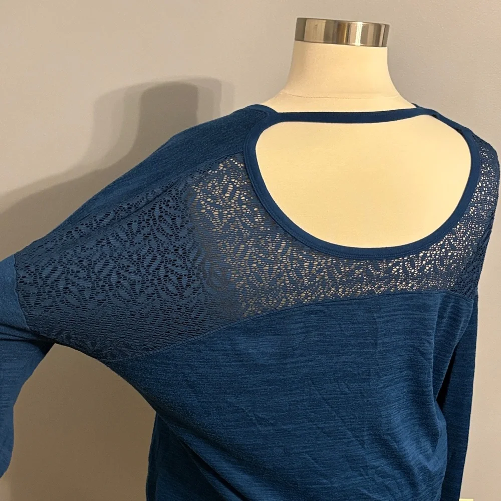 Livi Active Women's V‑Neck Long Sleeve Top - Teal - Picture 4 of 5